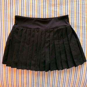 Old Navy Elegant High waisted Black Pleated Performance Skirt for girls